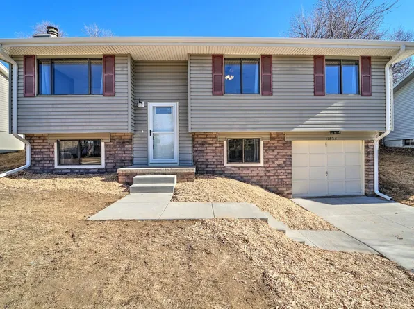 11825 S 33rd St, Bellevue, NE 68123