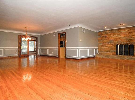 5th image of 7300 Whitehaven Dr