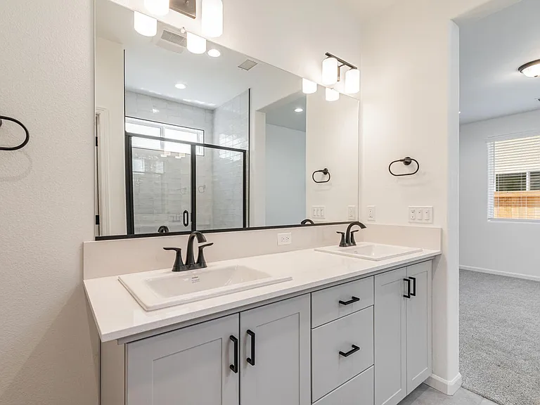 697 Philip Way — Photo 18