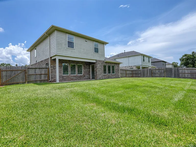 407 Magnolia St — Photo 30