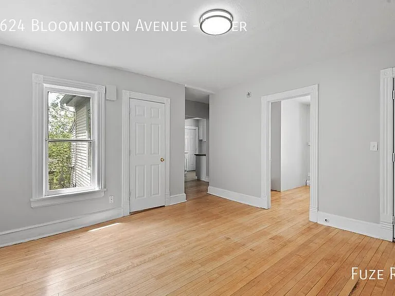 3624 Bloomington Ave #UPPER — Photo 4