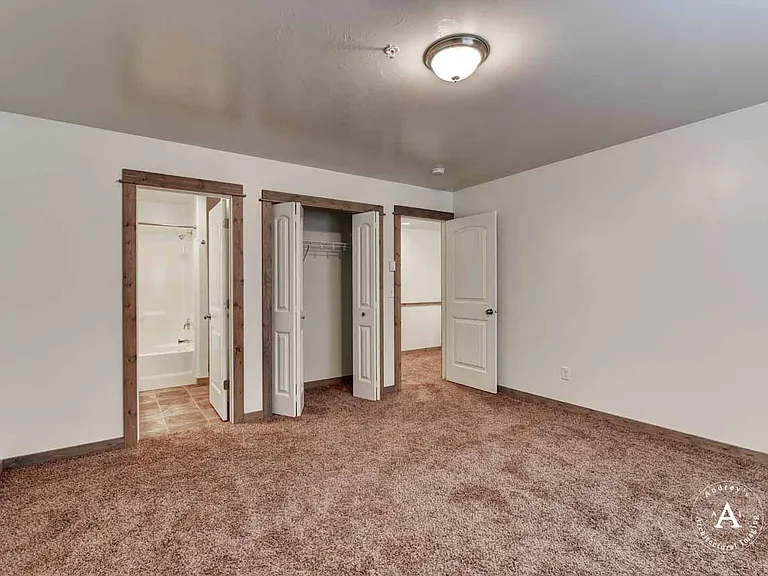 2074 Gold Ave — Photo 14
