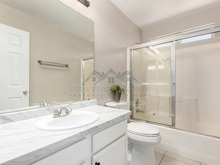 6631 E Rhodes St — Photo 7