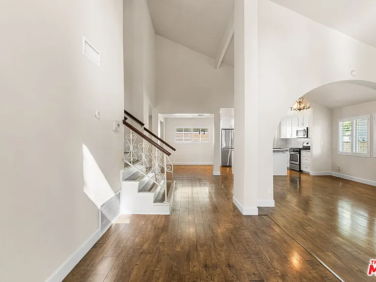 9200 Wystone Ave — Photo 6