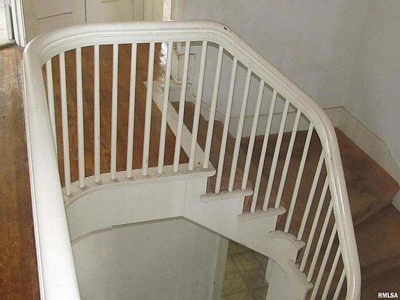 5th image of 131 W 15th St