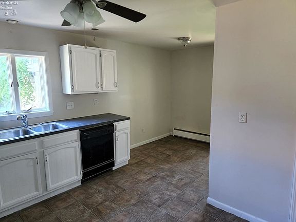 4th image of 428 Shelby St