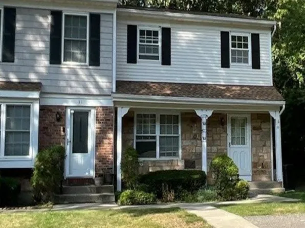 32 Thornton Cmns, Yaphank, NY 11980