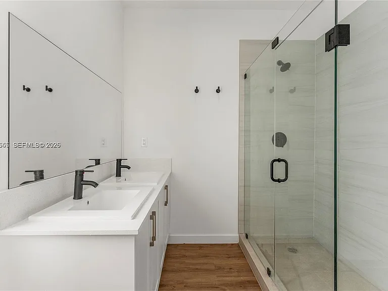 425 SW 1st St #1 — Photo 17