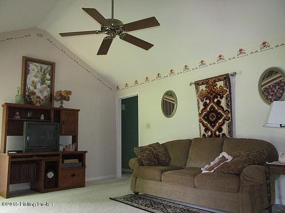 Beech Tree Dr 162 Fam Rm 2