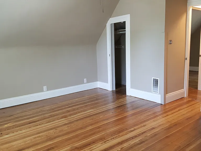 313 W Walnut St — Photo 9