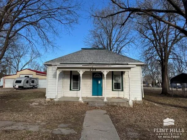 205 W Market St, Mc Farland, KS 66501
