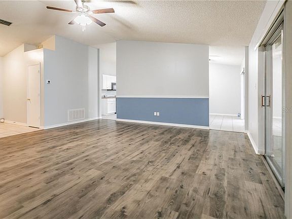 4th image of 15621 Kensington Trl