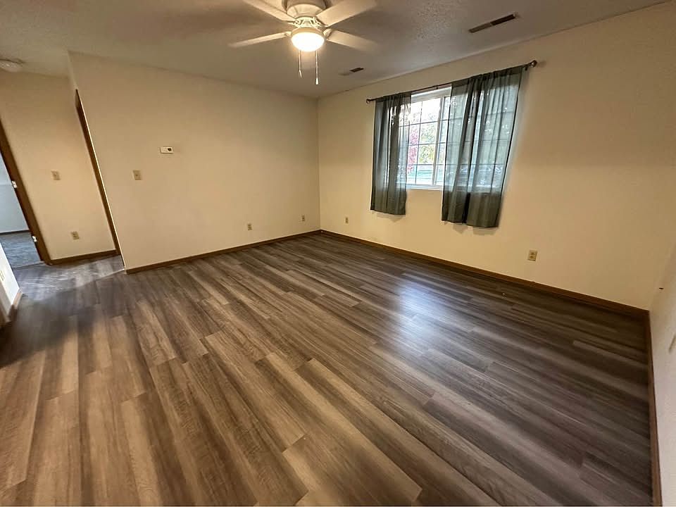 1st image of 414 Peterson St