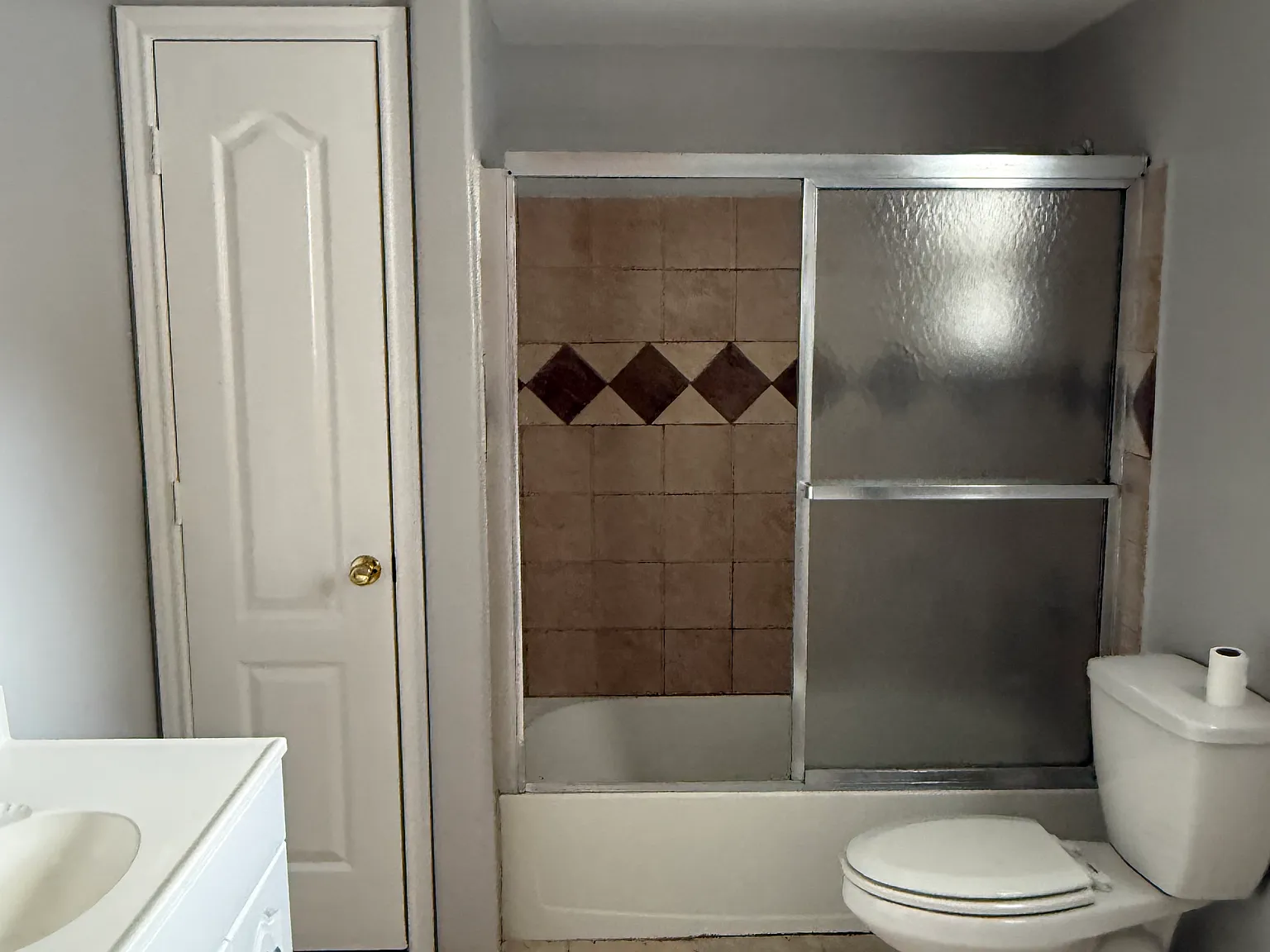 2 bed, 1200 sqft, $1,175 — Photo 4