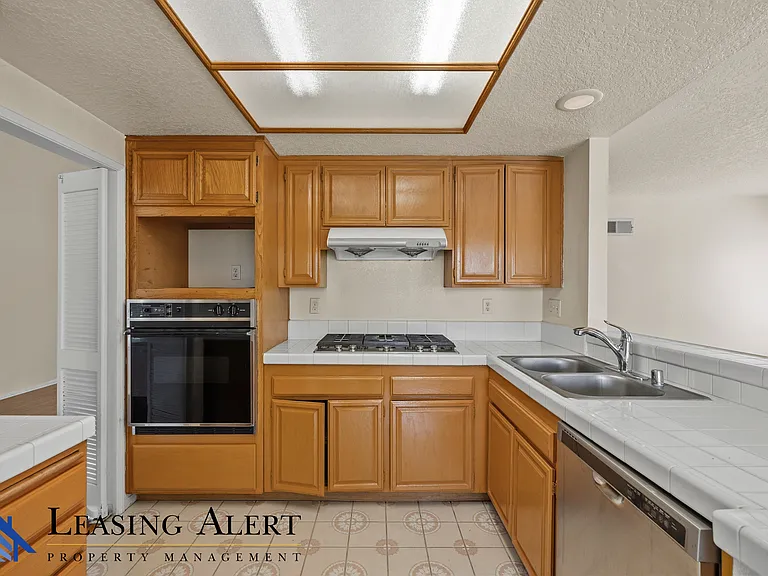 27653 Myrin Ct — Photo 6