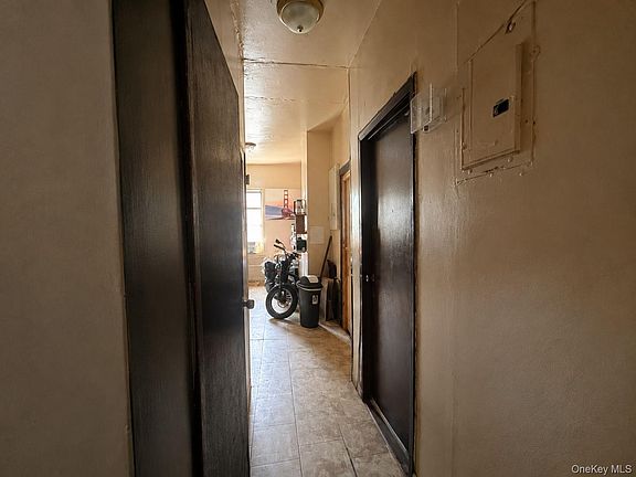 3rd image of 1819 Waterloo Place