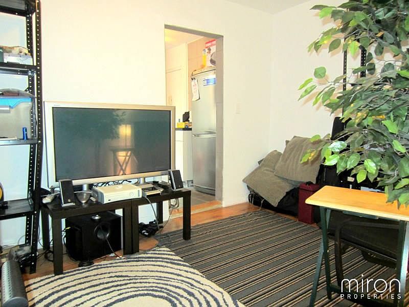 1st image of 124 Mott St APT 19