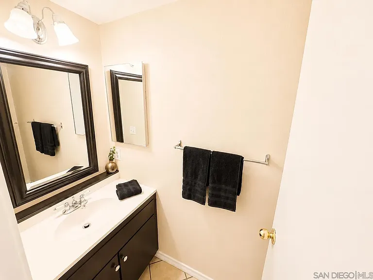 505 Smoketree Gln — Photo 12