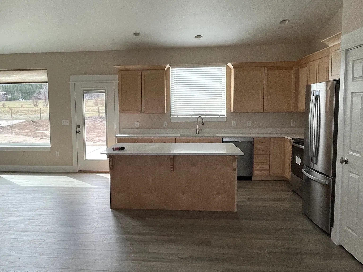 3 bed, 2058 sqft, $3,500 — Photo 2