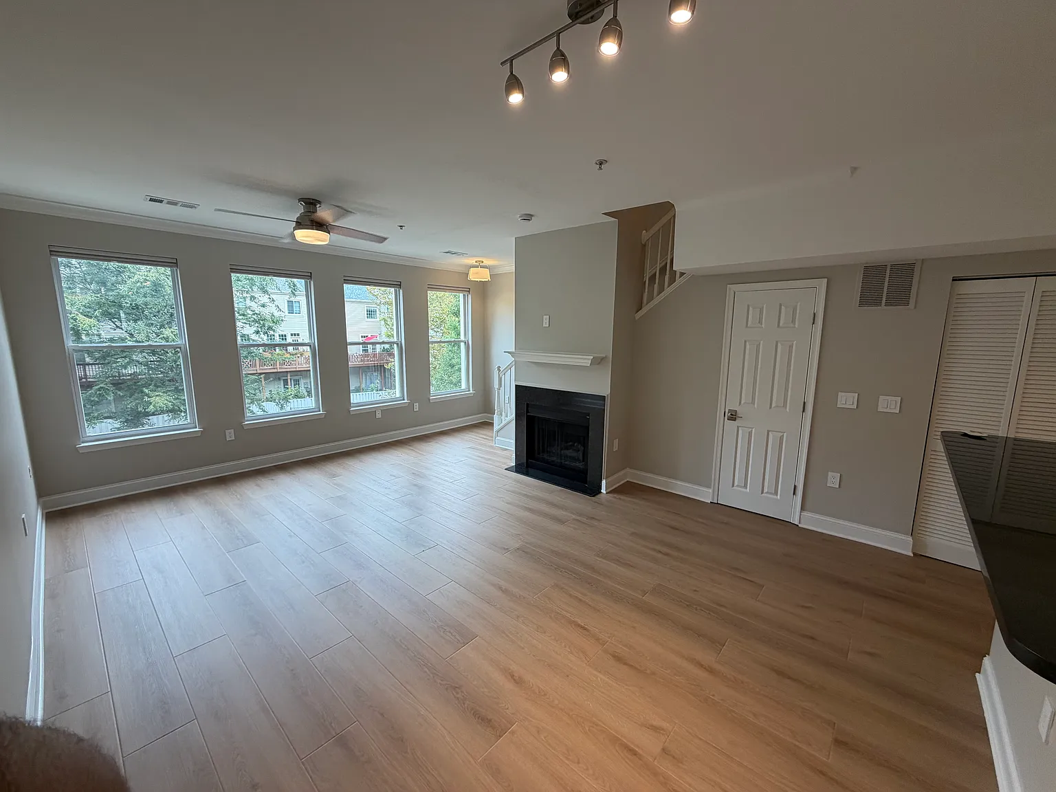 2 bed, 1082 sqft, $2,799 — Photo 4