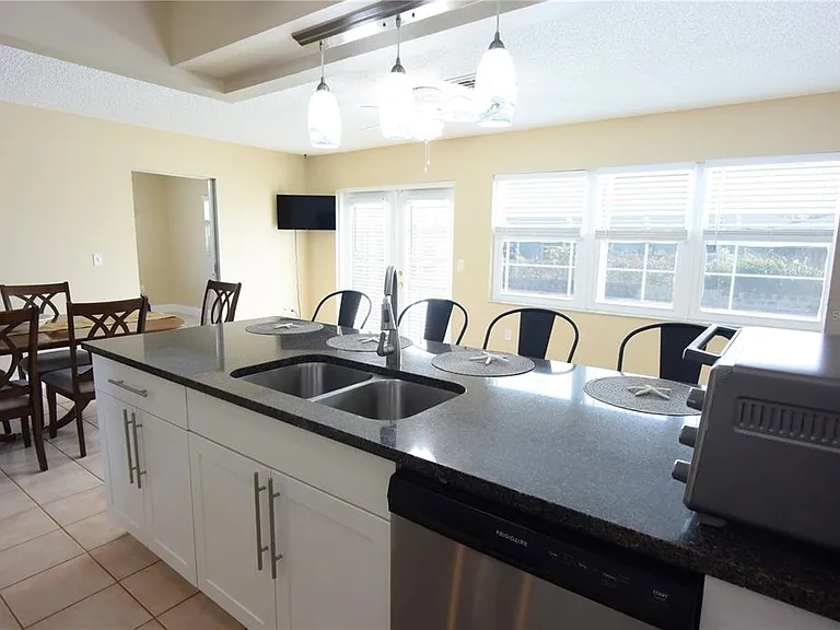 170 Argus Rd — Photo 10