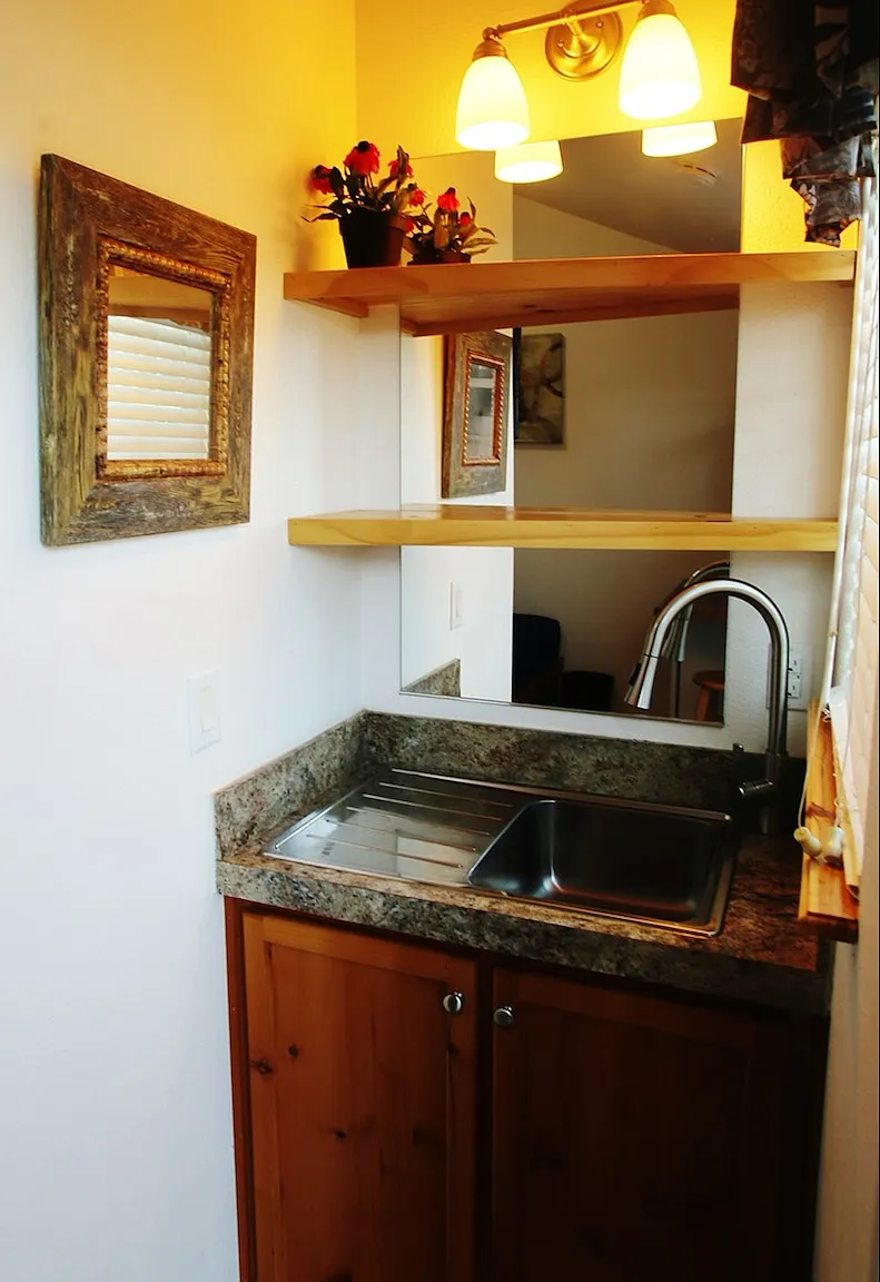 Studio, 133 sqft, $1,050 — Photo 3