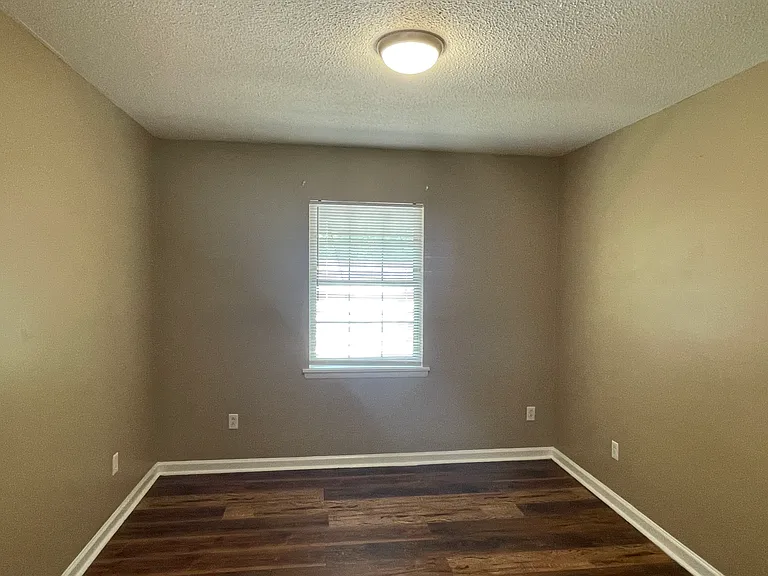 304 Henry St — Photo 12