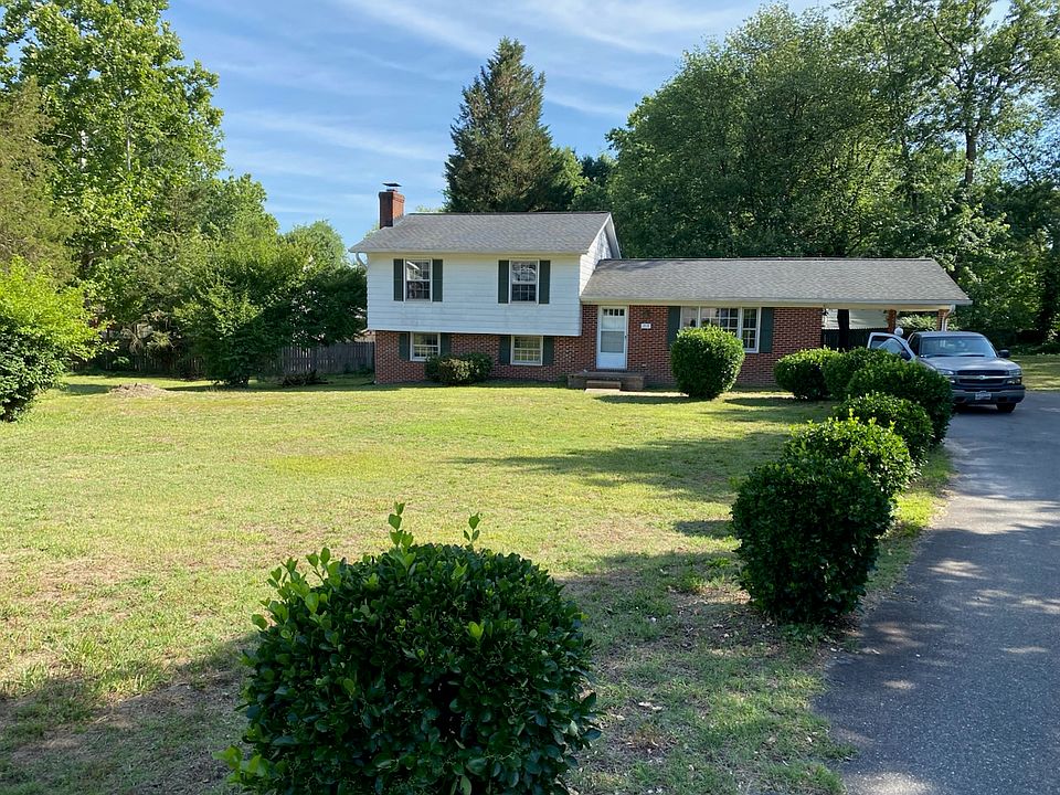 1st image of 715 Scott Dr