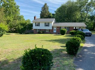 715 Scott Dr, Fredericksburg, VA 22405