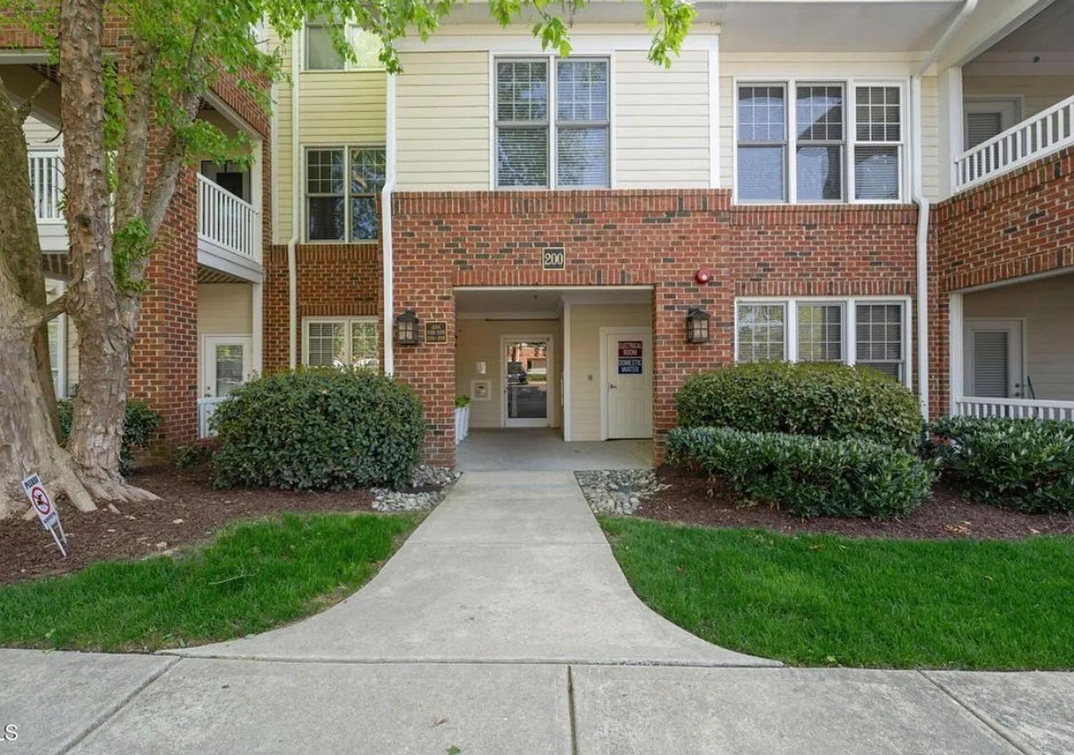 Beautifully Updated Cary Park Condo Open Floor Plan & Covered Deck — Photo 1