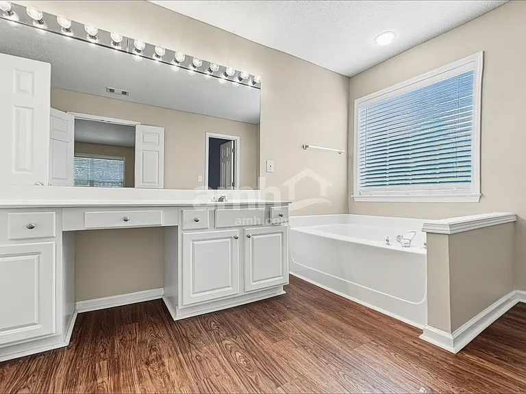 4615 Ridgefair Dr — Photo 13
