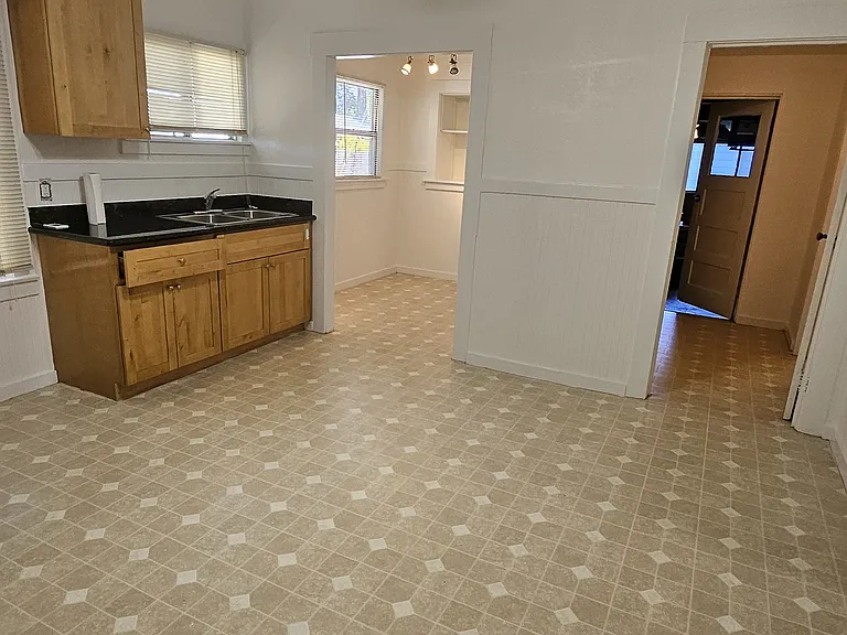 801 McConnell Ave — Photo 4