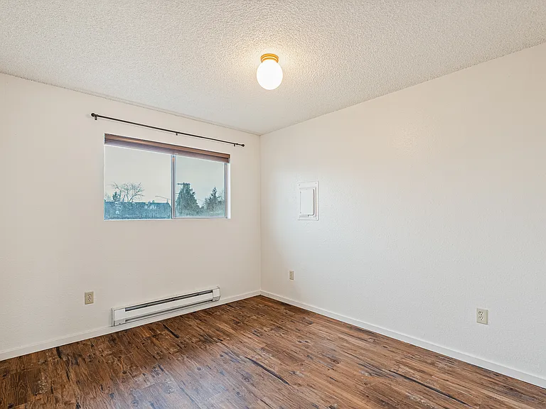 653 Myrtine St #A — Photo 14