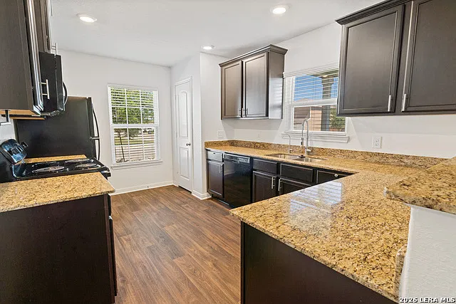 4 bed, 12.0 bath, 1822 sqft, $2,150 — Photo 4