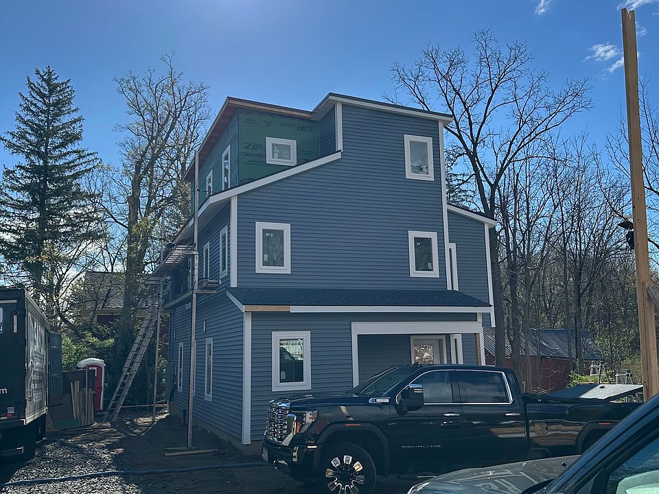 1st image of 815 Main St #2
