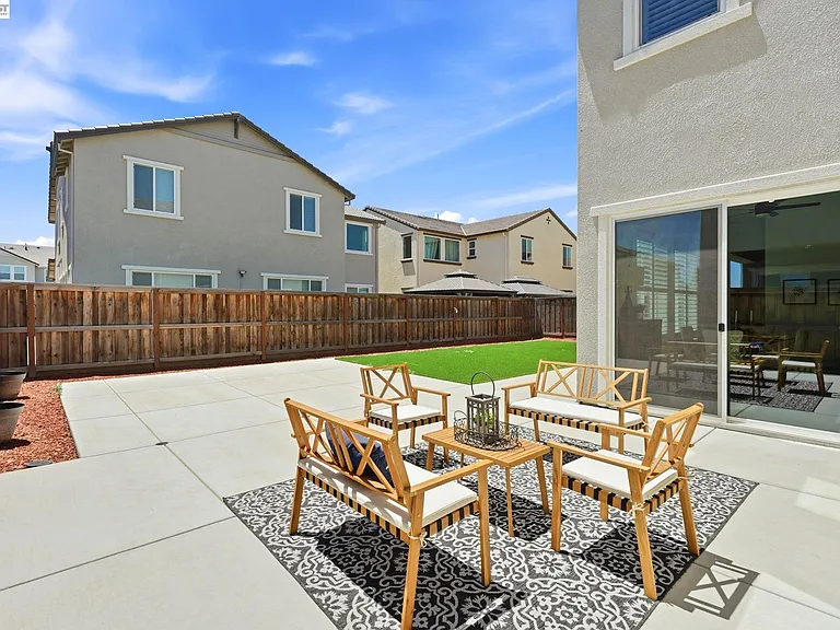 1550 Plumas Dr — Photo 62