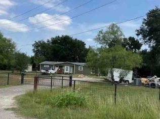 851 Old San Antonio Rd, Dale, TX 78616