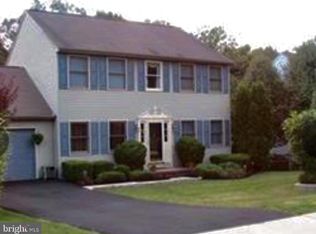 4010 Fox Mill Dr, Upper Chichester, PA 19061