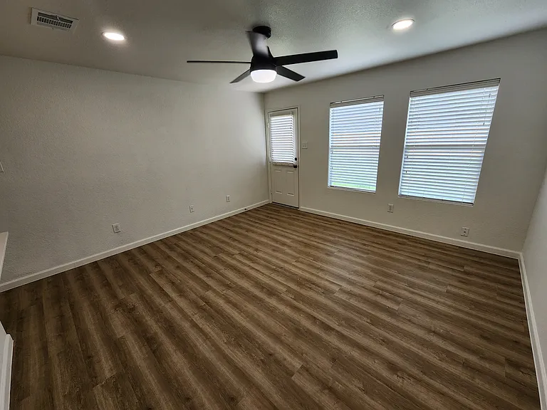 12808 Kingsgate Dr — Photo 17