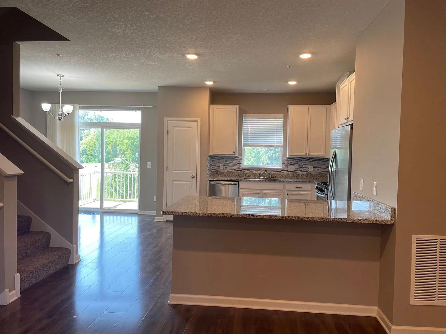 Charming 3BR Townhome in Maple Grove — Photo 4