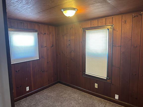 5th image of 1542 Hoefgen St