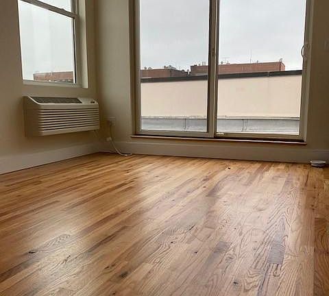 5th image of 2780 University Ave APT 3R