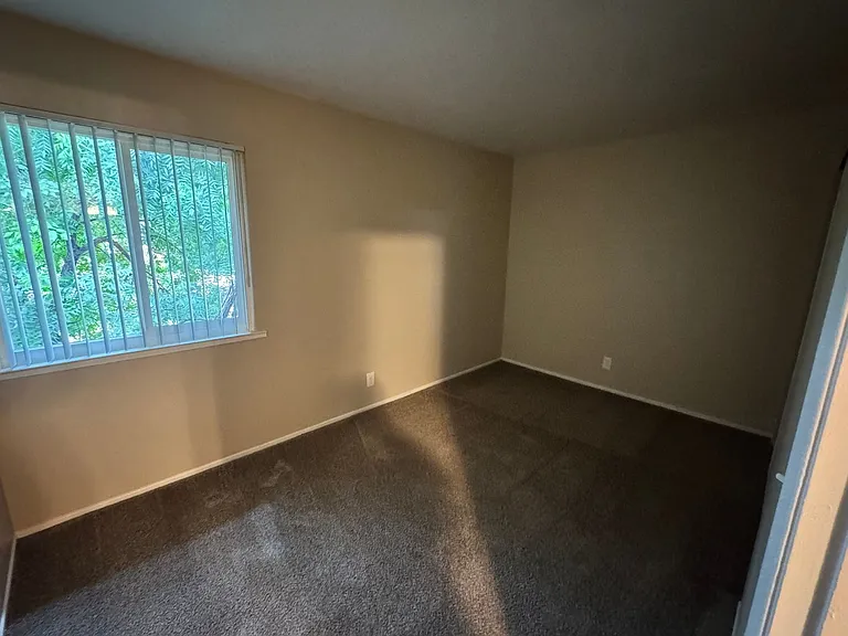 Acacia Apartments — Photo 31