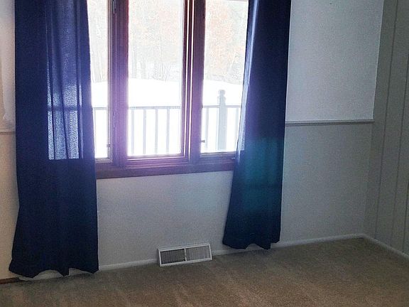 5th image of 3851 Division St W
