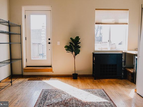 5th image of 206 Brown St #208-5