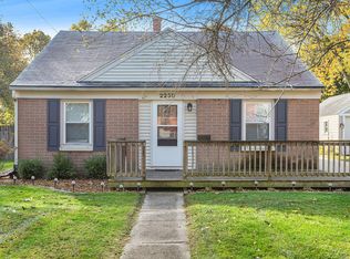 2230 Paddington Rd, Kalamazoo, MI 49001
