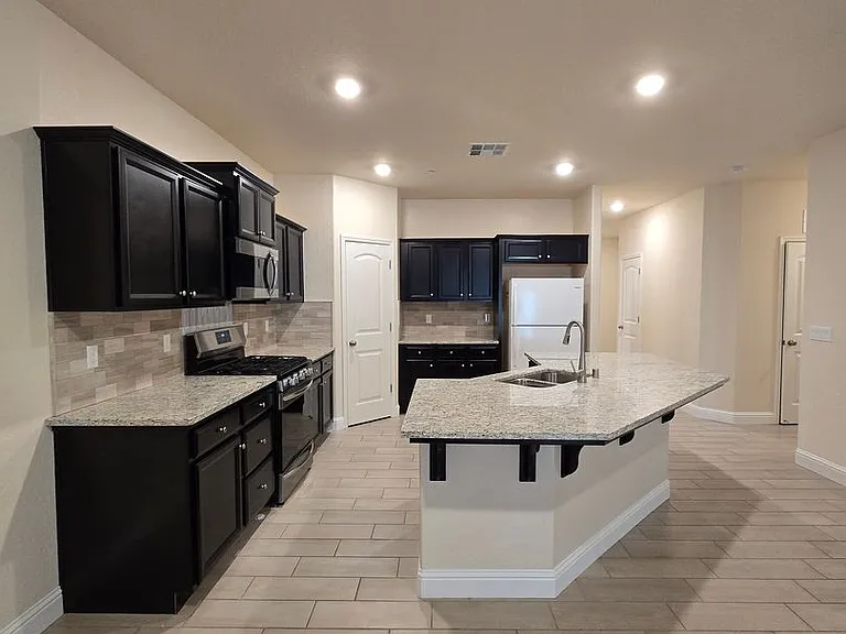 2365 W Mallard Ln — Photo 15
