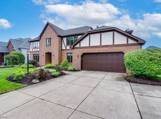 333 Middlebush Cir, Akron, OH 44321