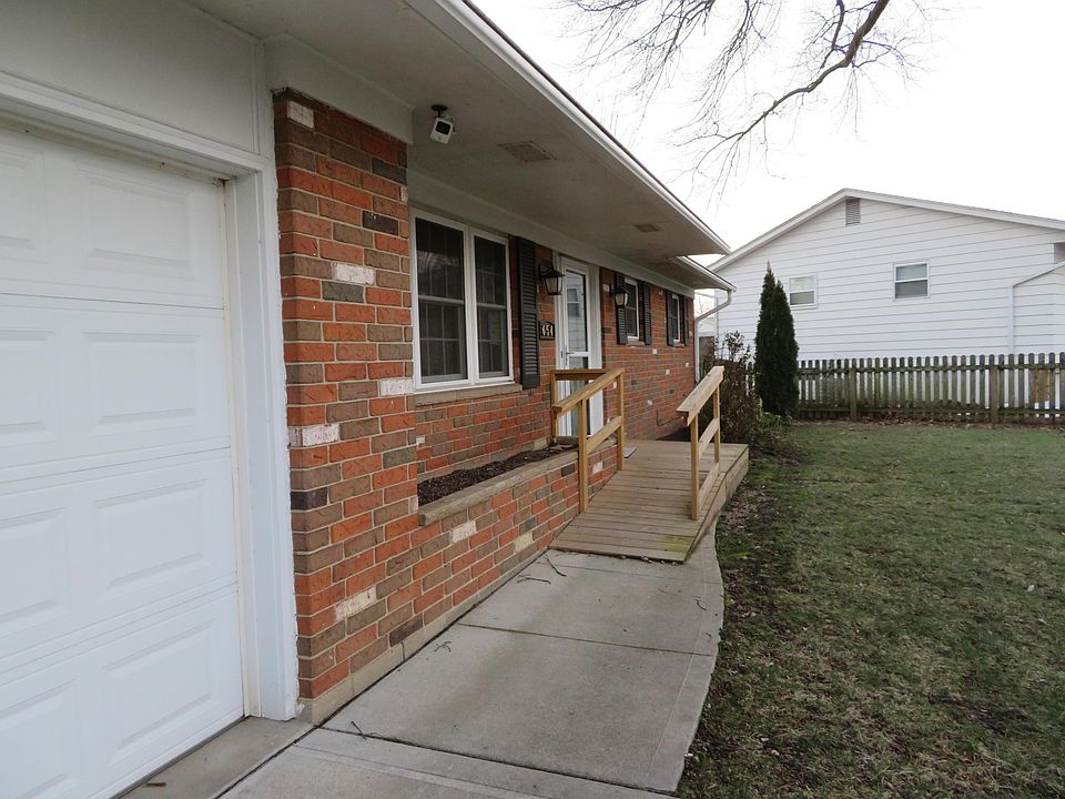 1st image of 654 Canterbury Ct