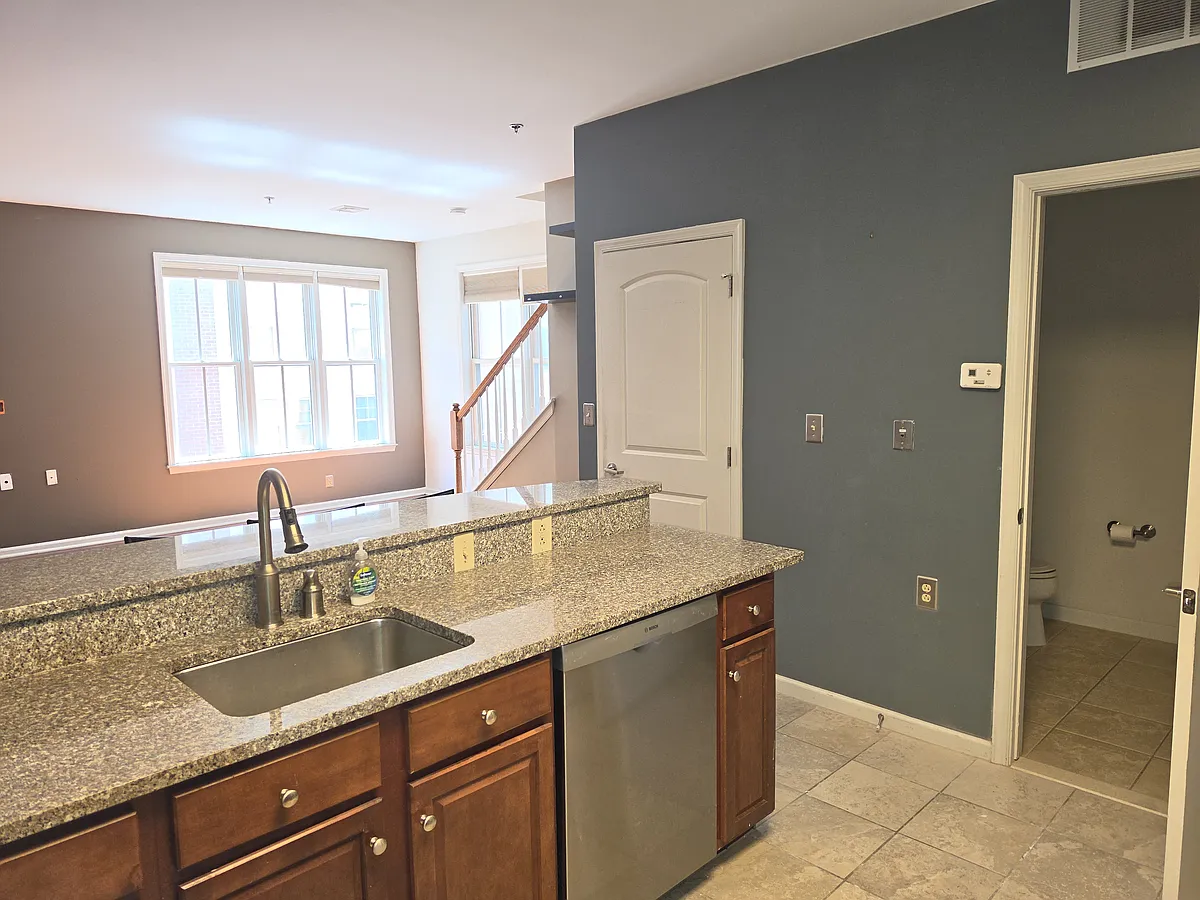 Building Photo - 133 N Bread St #1A3